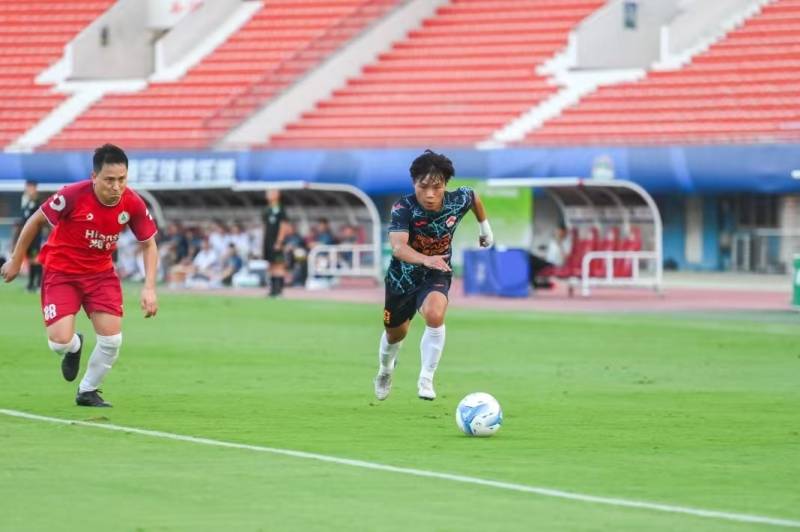 “豫见村超”在航体点燃业余足球热情