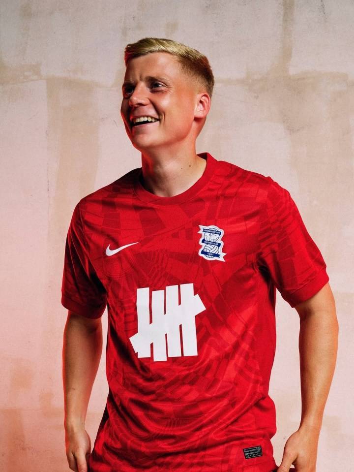 津门虎球衣遭伯明翰“撞车”!此前号称是中超少数的独立设计球衣