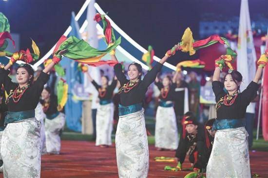 民族体育之花绽放黄南草原