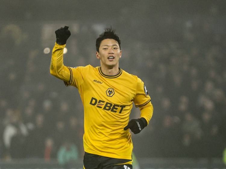 talkSPORT:狼队不愿放拉尔森&黄喜灿 接近签赫罗纳中卫克雷吉奇