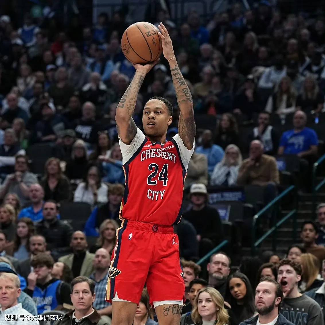 达拉斯独行侠三换一,将汤普森送往鹈鹕