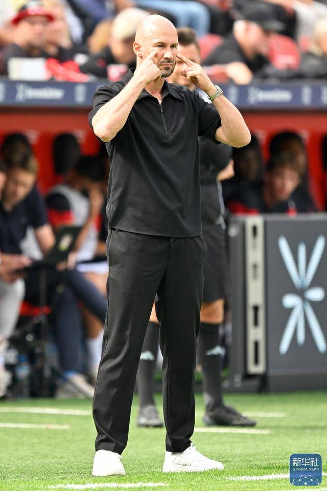 足球丨德甲：勒沃库森不敌霍芬海姆