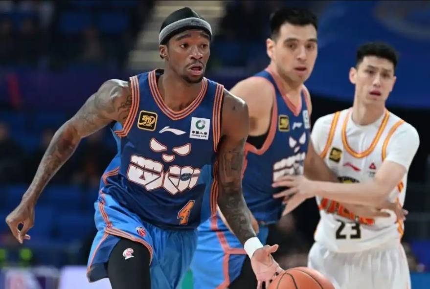 CBA最新消息！李晓旭成为助教，广东追逐萨姆纳，曾凡博将和篮网会合