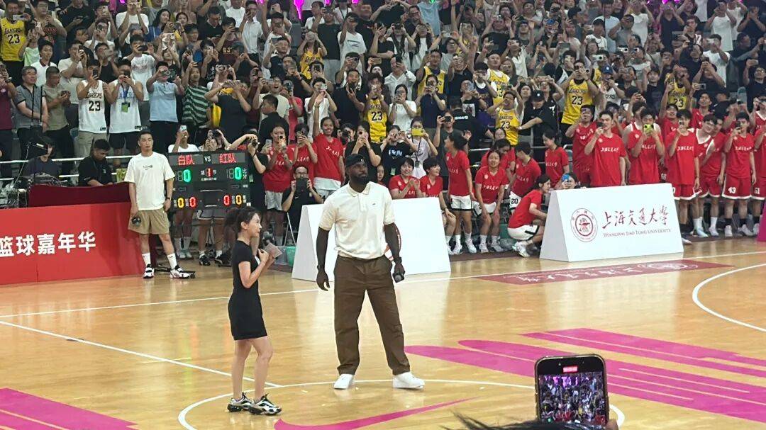 詹姆斯上海交大活动，圆满结束！