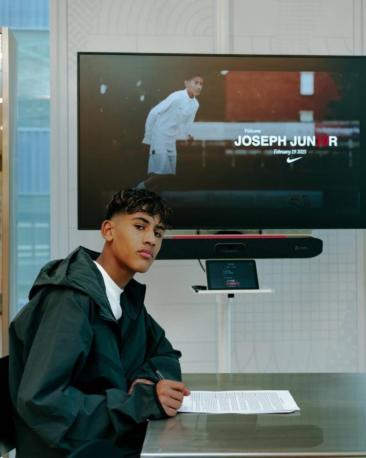 14岁在U18乱杀!邮报:曼联青训重点培养JJ-加布里埃尔