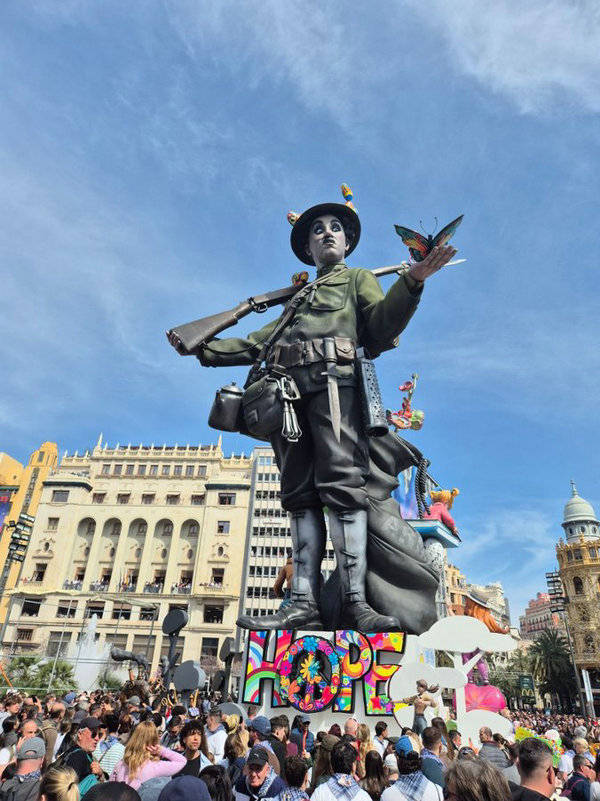 在火焰与海风之间：法雅节十年，瓦伦西亚如何让传统焕发当代表达